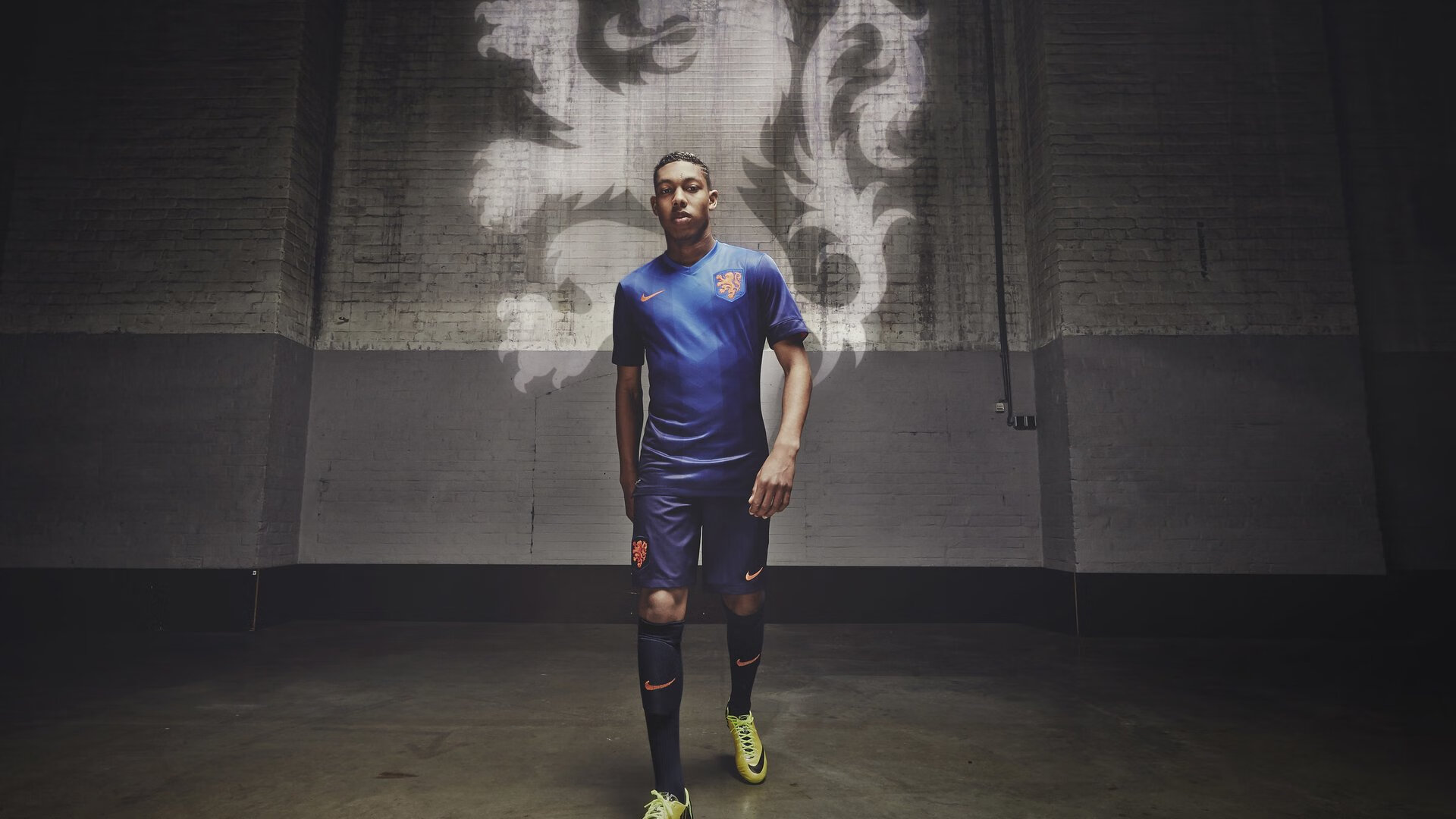 鹈鹕球迷自制应援短片获官方转发，鹈鹕球衣赞助商